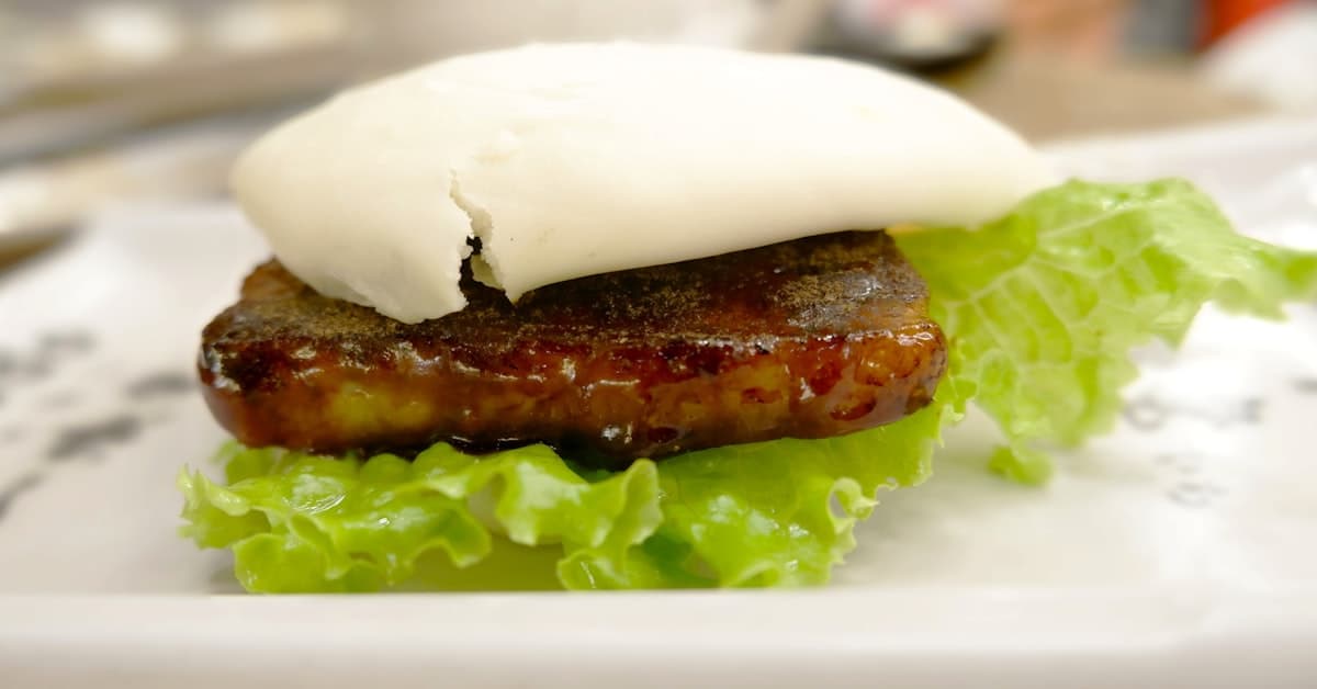 Bao burger moelleux garni, gros plan